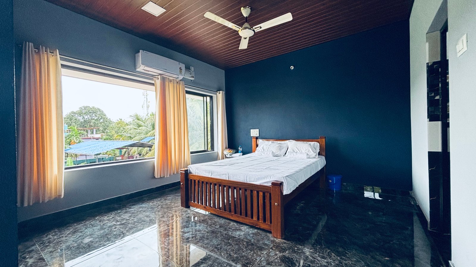 Couple Premium Room in Honnavar Homestay